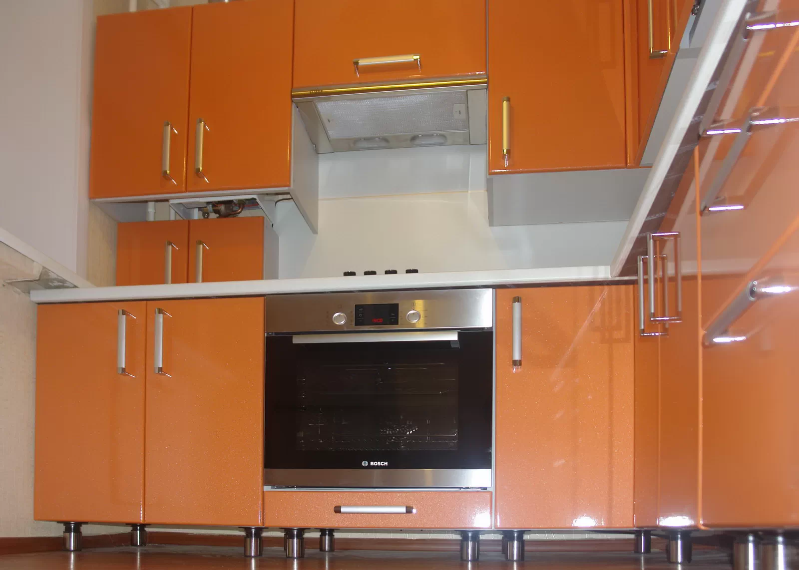 кухня оранжевый металлик 1