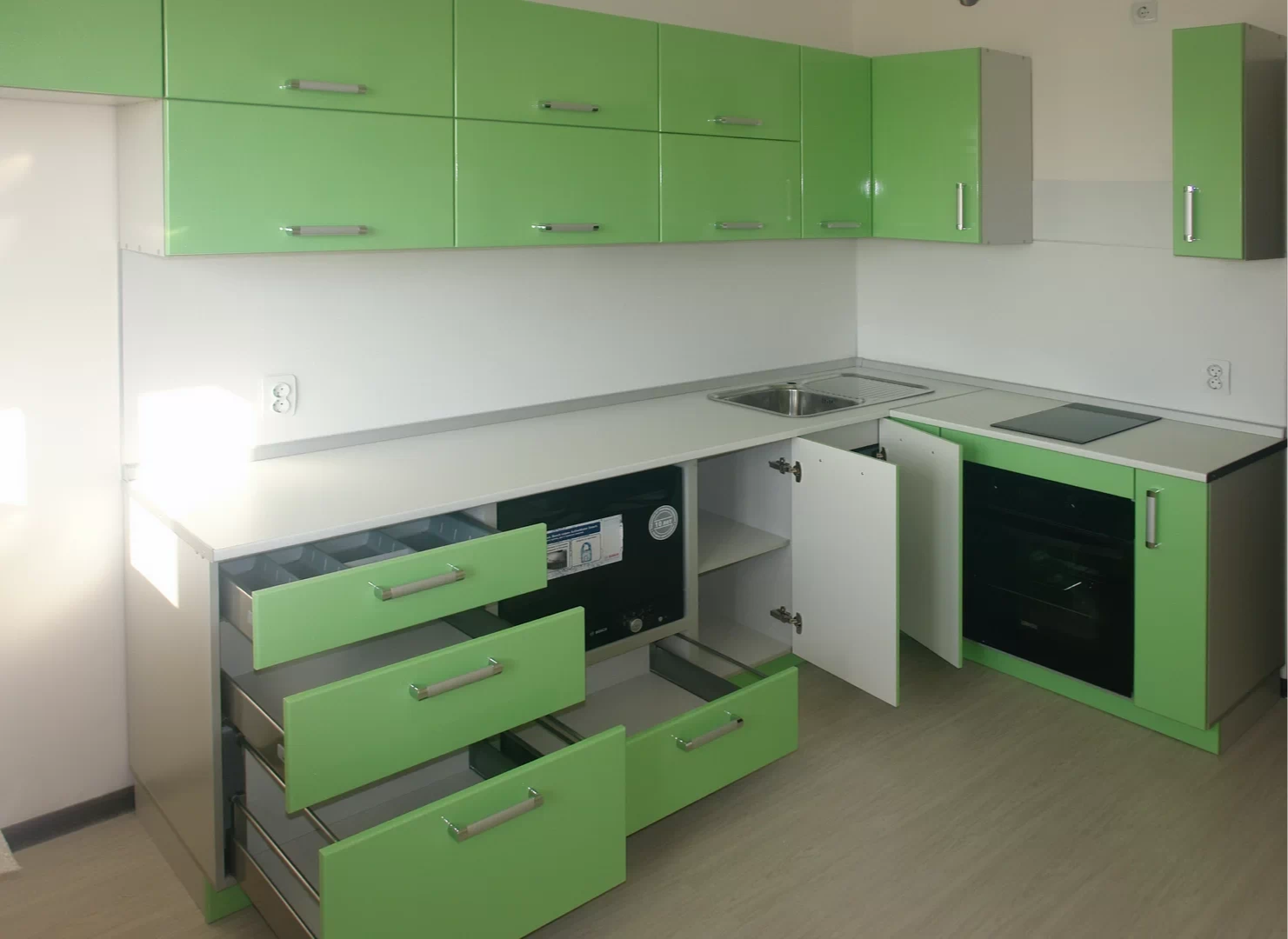 кухня зелёный металлик 4