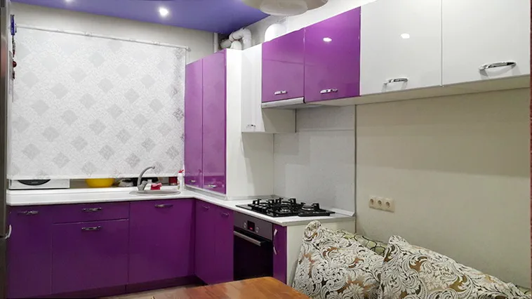 кухня фиолетовый и белый 1
