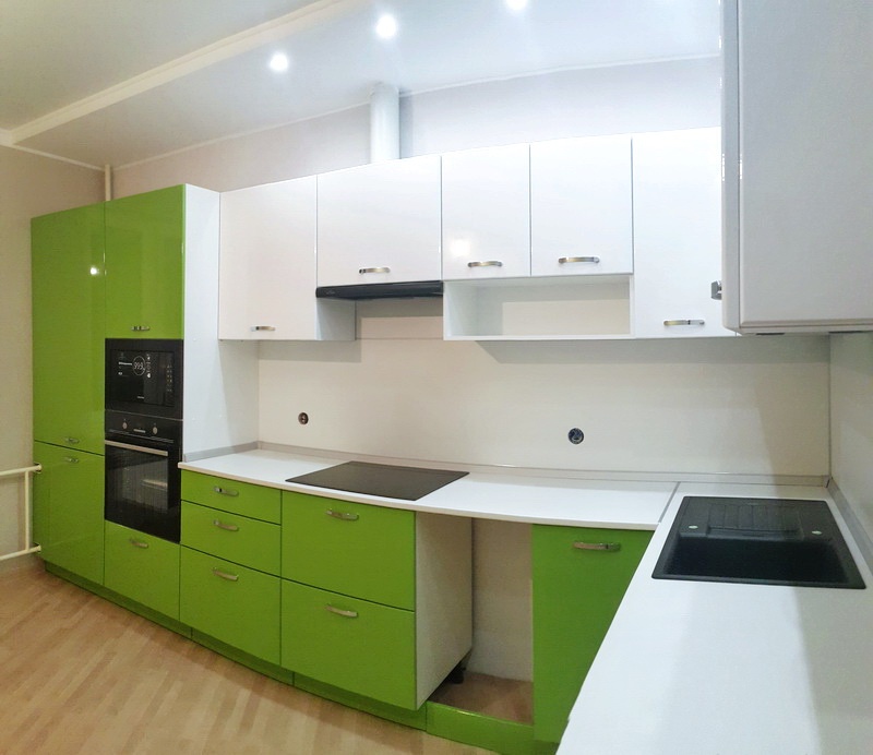 кухня зелёный и белый глянец 3